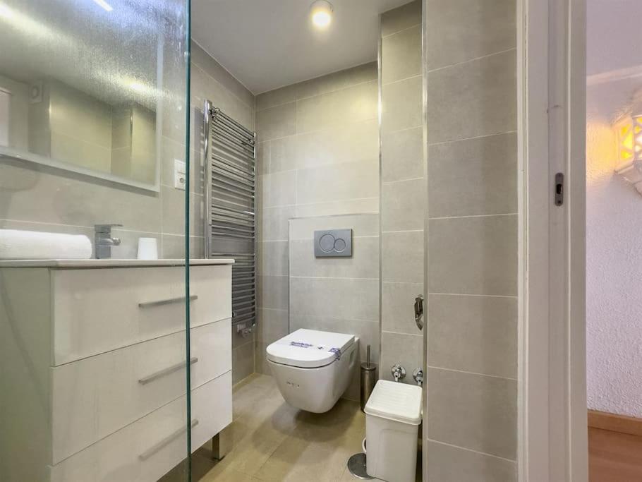 Skol 208a First Line West Facing Duplex Apa Apartment *
